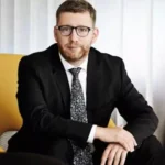 Super-bugetarul care încasează 11 salarii de la companii de stat. 2.800 lei/zi din funcții publice și private – 60m.ro