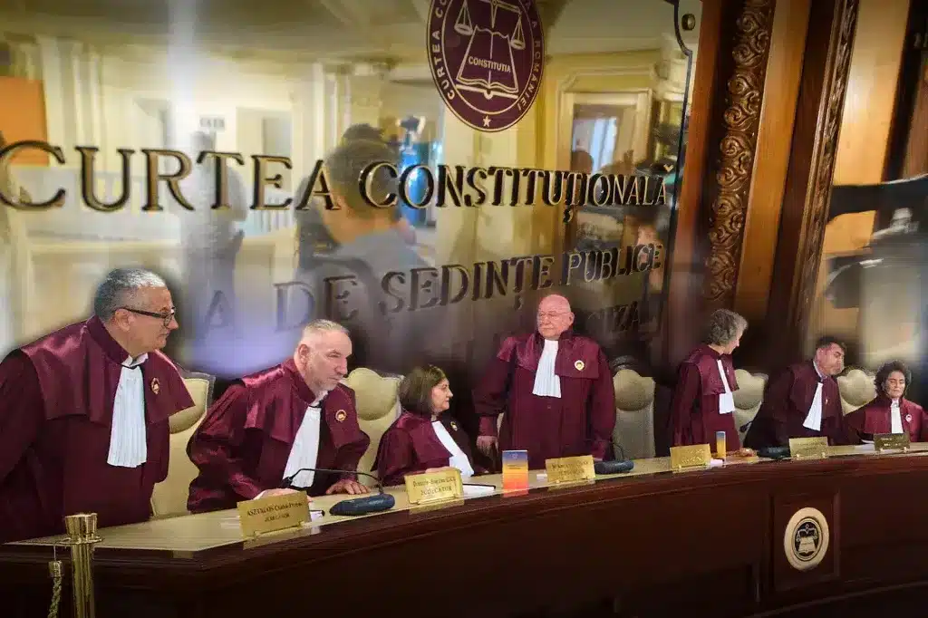 Lege specială pentru super-speciali. Judecătorii CCR care rămân cu zeci de mii de euro anual printr-o excepție – 60m.ro
