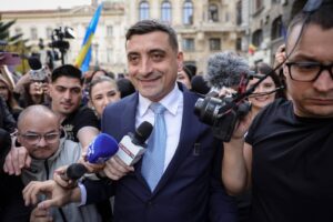 AUR se duce la vale! Trădătorul Simion nu mai mișcă masele – 60m.ro