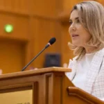 Gianina Șerban, un baron local de Ilfov în devenire. Nașa lui Simion a pus mâna pe milioanele partidului – frăție totală cu baronul penal Hubert Thuma – 60m.ro