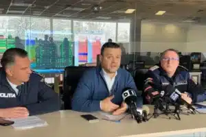 Consiliul General al Bucureștiului decide azi dacă mașinile electrice și hibrid vor mai avea gratuitate în parcările Primăriei Capitalei – 60m.ro