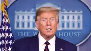 Atât de bine merge războiul din Iran pentru SUA, încât Donald Trump vrea să își demită oamenii de încredere – 60m.ro