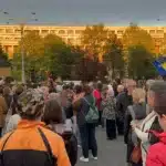 Manfestație de susținere pentru Ilie Bolojan în Piața Victoriei – 60m.ro