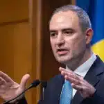 Peste 150 de investitori au cerut explicații despre economia României. Ce răspunsuri a dat Alexandru Nazare despre deficit și PNRR
