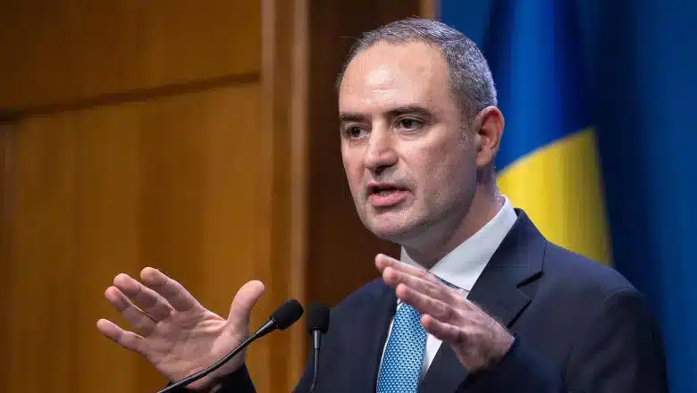 Peste 150 de investitori au cerut explicații despre economia României. Ce răspunsuri a dat Alexandru Nazare despre deficit și PNRR